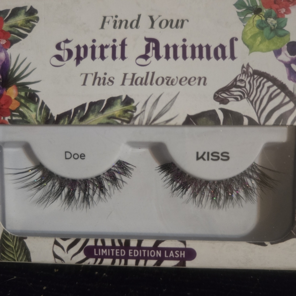 Kiss Lashes Glitter Sparkly